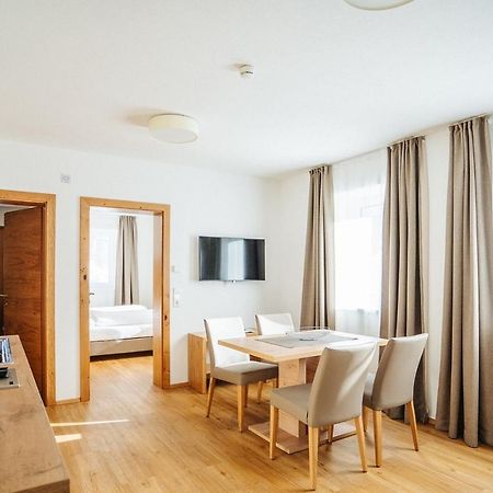 Apartmenthaus Strasswirt De Luxe Tröpolach Esterno foto