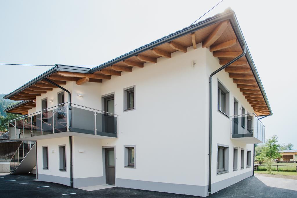 Apartmenthaus Strasswirt De Luxe Tröpolach Esterno foto
