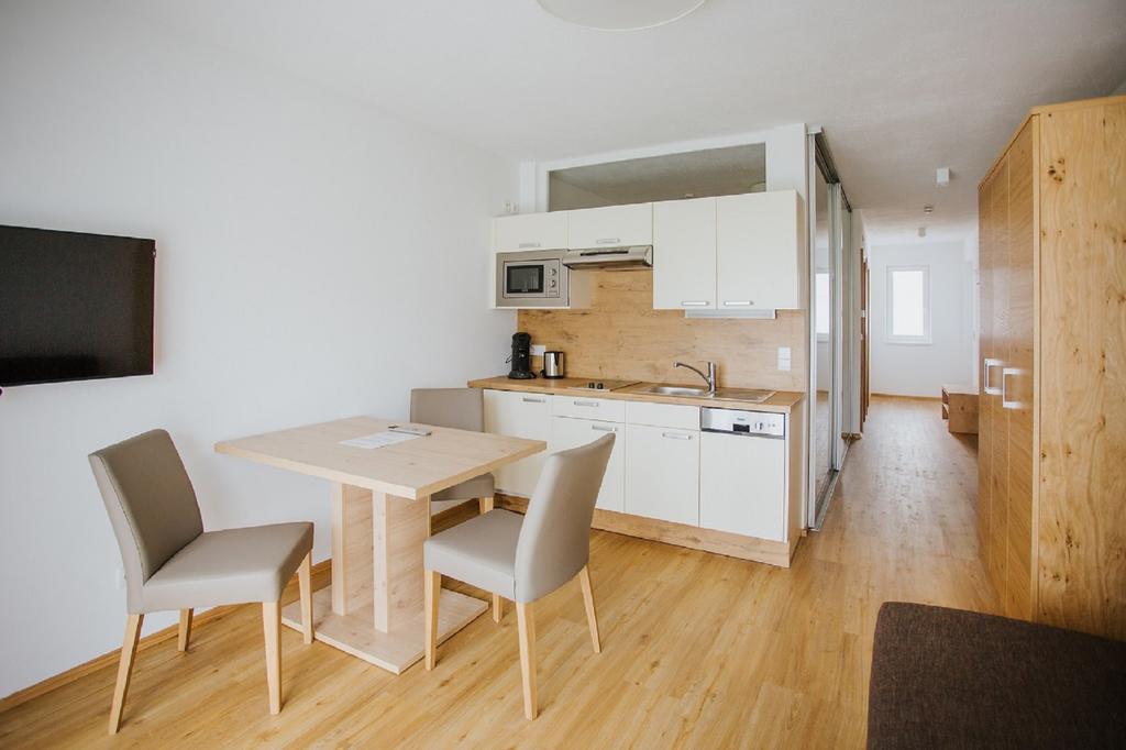 Apartmenthaus Strasswirt De Luxe Tröpolach Esterno foto