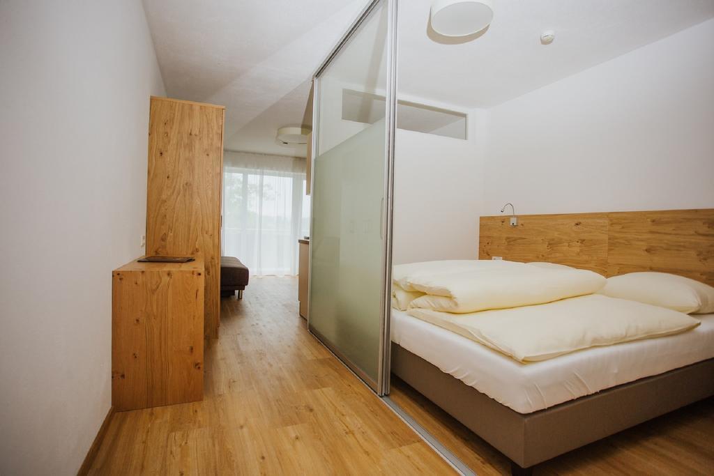 Apartmenthaus Strasswirt De Luxe Tröpolach Esterno foto