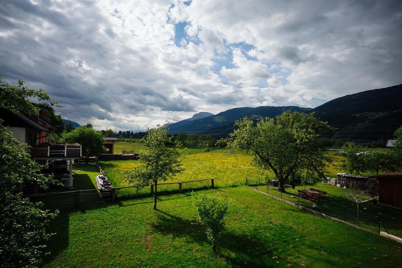 Apartmenthaus Strasswirt De Luxe Tröpolach Esterno foto