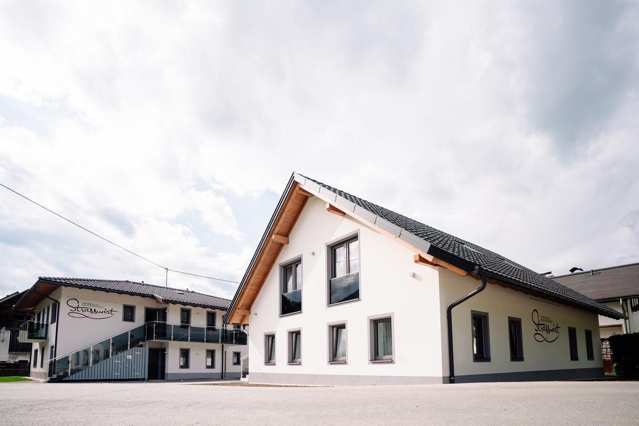 Apartmenthaus Strasswirt De Luxe Tröpolach Esterno foto