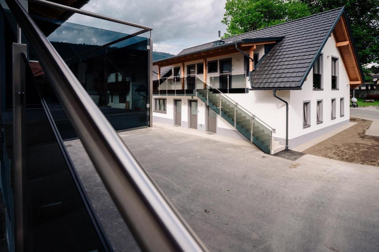 Apartmenthaus Strasswirt De Luxe Tröpolach Esterno foto