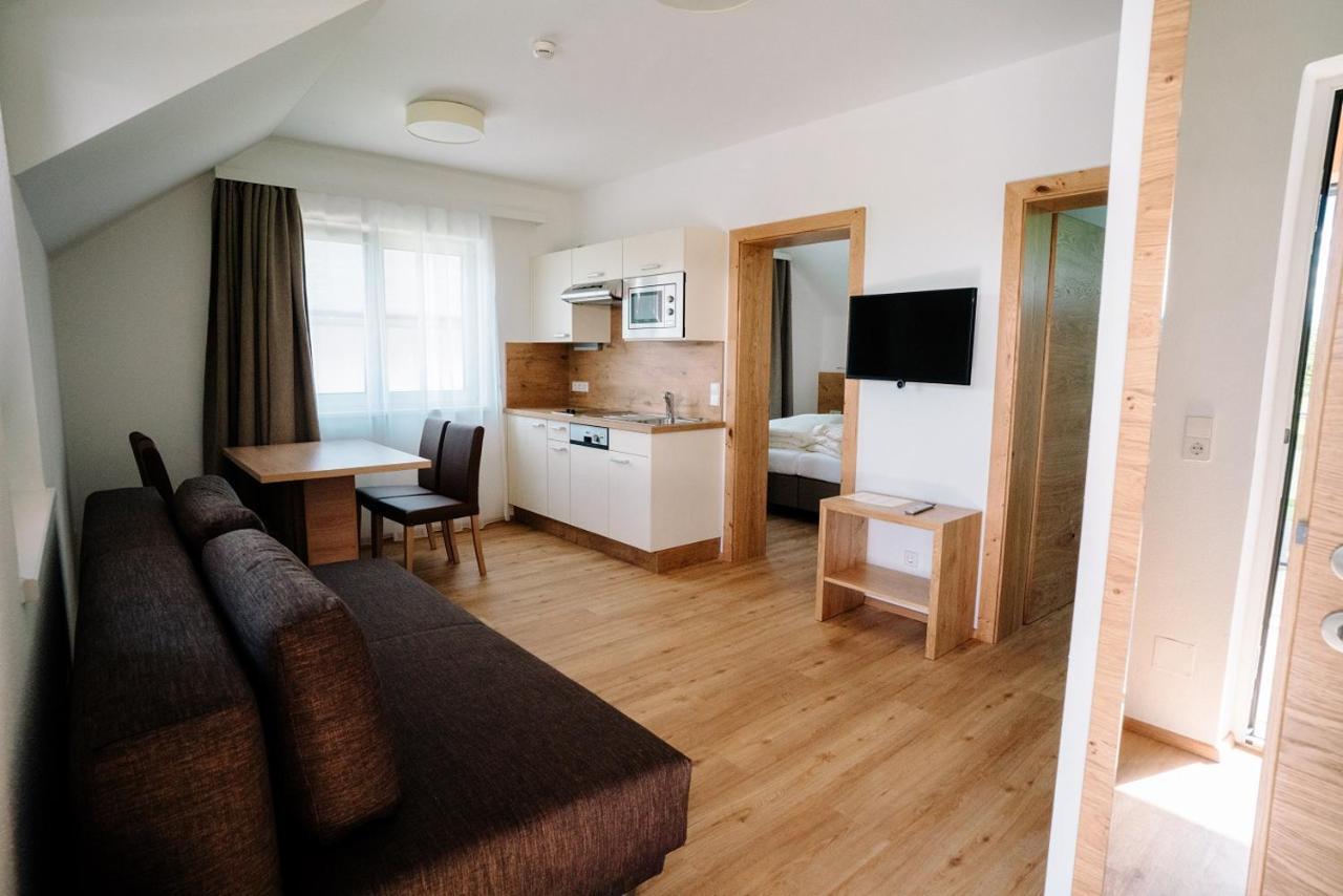 Apartmenthaus Strasswirt De Luxe Tröpolach Esterno foto
