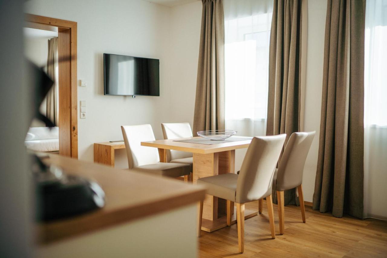 Apartmenthaus Strasswirt De Luxe Tröpolach Esterno foto
